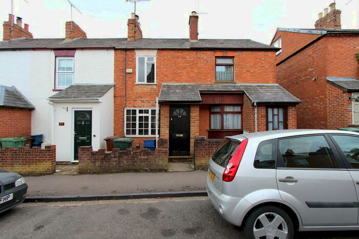 2 Bedroom Terraced House To Rent In Queens Road, Banbury, Oxon, OX16
