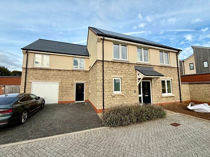 5 Bedroom Detached House To Rent In Lovage View, Bicester, OX27