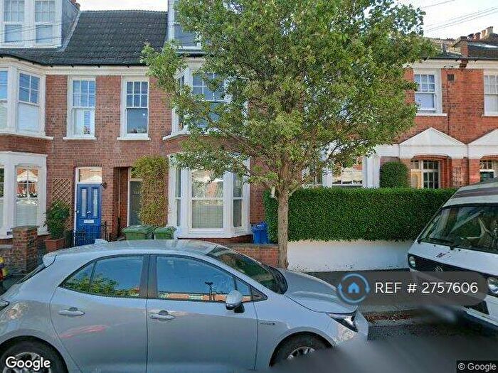 3 Bedroom Semi Detached House To Rent In East Dulwich, London, SE22
