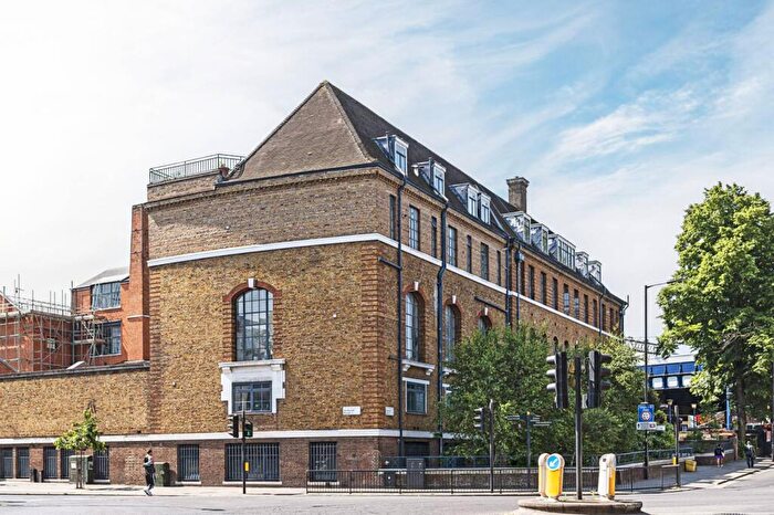 2 Bedroom Flat For Sale In Institute Place, Hackney, London, E8