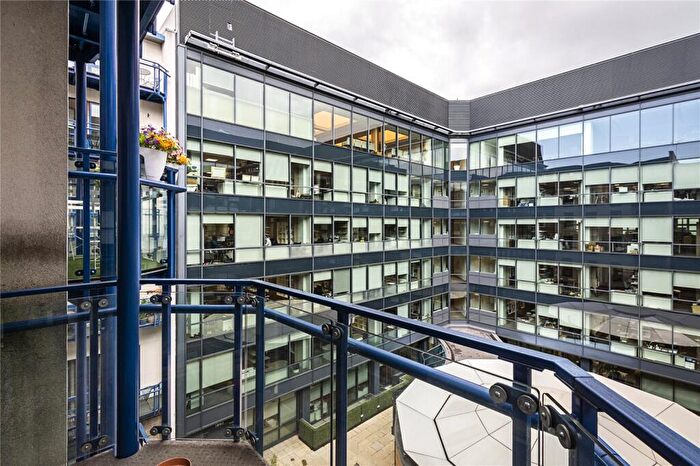 2 Bedroom Flat For Sale In Temple Avenue, London, EC4Y - Photo 4