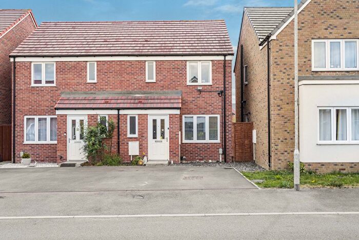 3 Bedroom Semi-Detached House For Sale In Norseman Road, Wantage, OX12