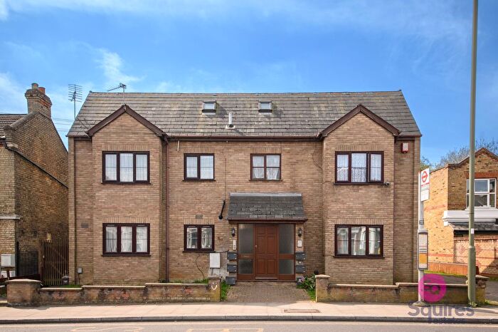 2 Bedroom Flat For Sale In Long Lane, London, N3