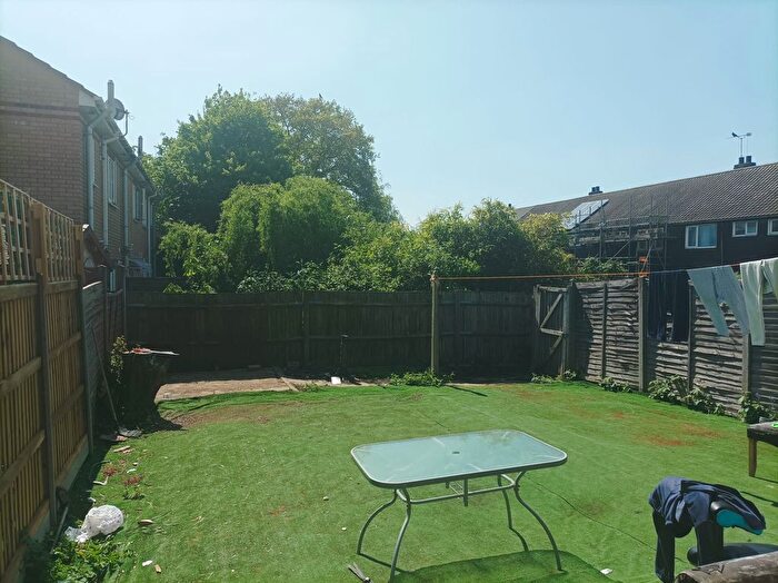 4 Bedroom Terraced House To Rent In Fullwell Avenue, Ilford, Clayhall, Barkingside, Ig2