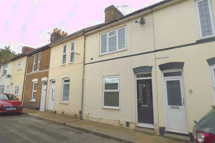 3 Bedroom Terraced House To Rent In West Street, Frindsbury, Rochester, ME2