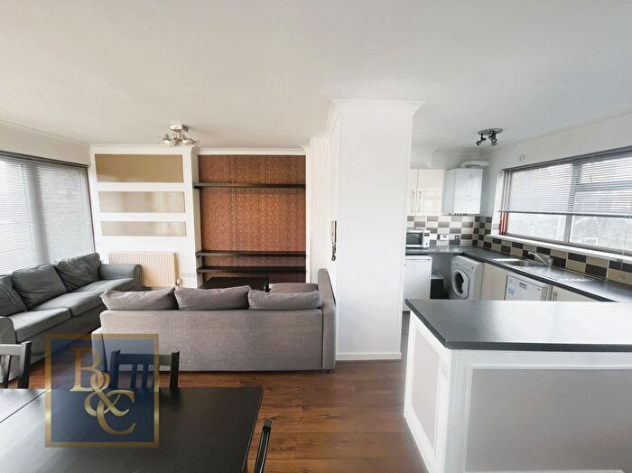 2 Bedroom Flat To Rent In Camden Road, London, NW1