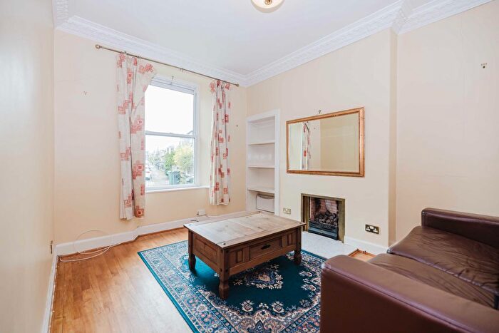 2 Bedroom Flat To Rent In West Catherine Place, Edinburgh, EH12