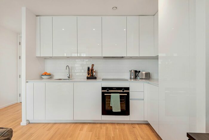 2 Bedroom Flat To Rent In - Queen's Road, Reading, RG1