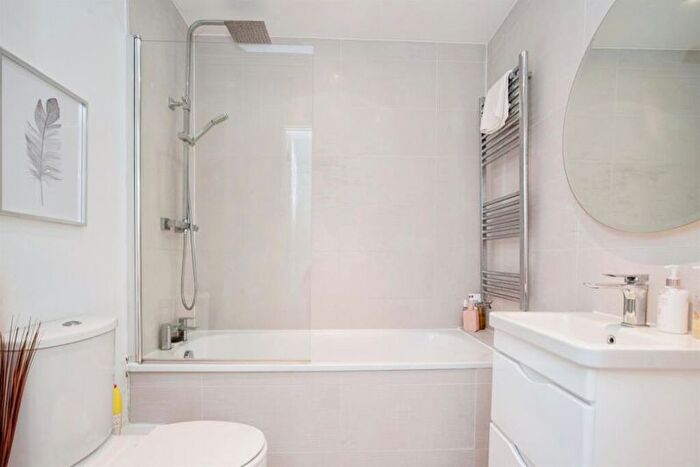 1 Bedroom Flat To Rent In Ley Farm Close, Garston, Watford, Hertfordshire, WD25