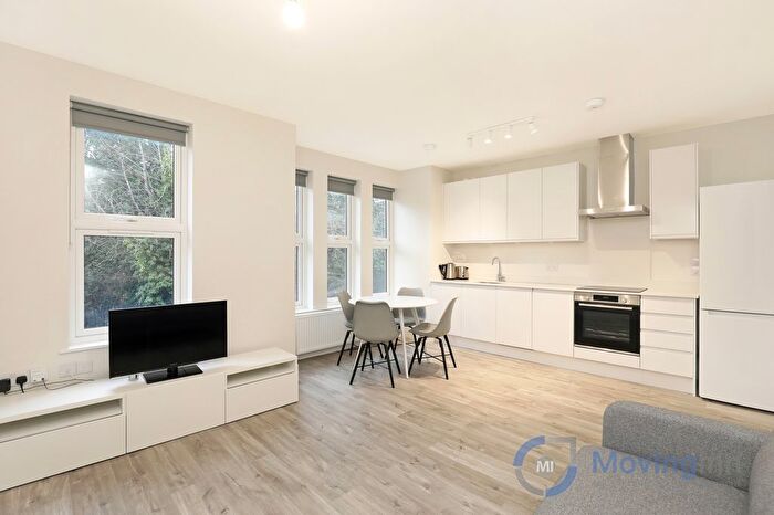 2 Bedroom Flat To Rent In Leigham Vale, Streatham Hill, SW16