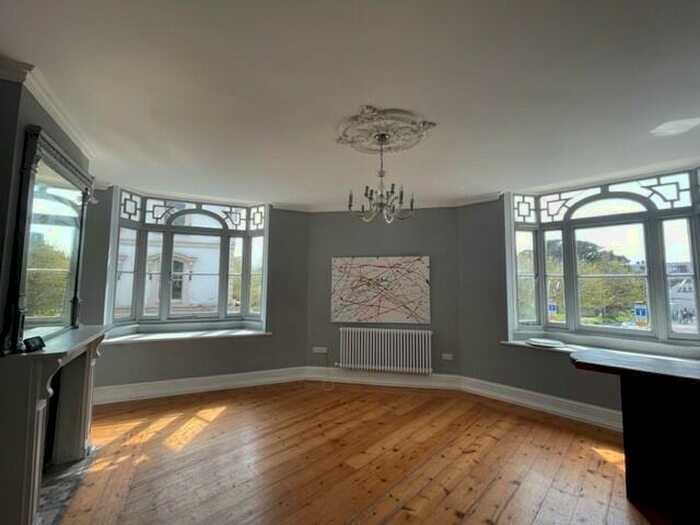 1 Bedroom Flat To Rent In North Street, Central Havant, PO9