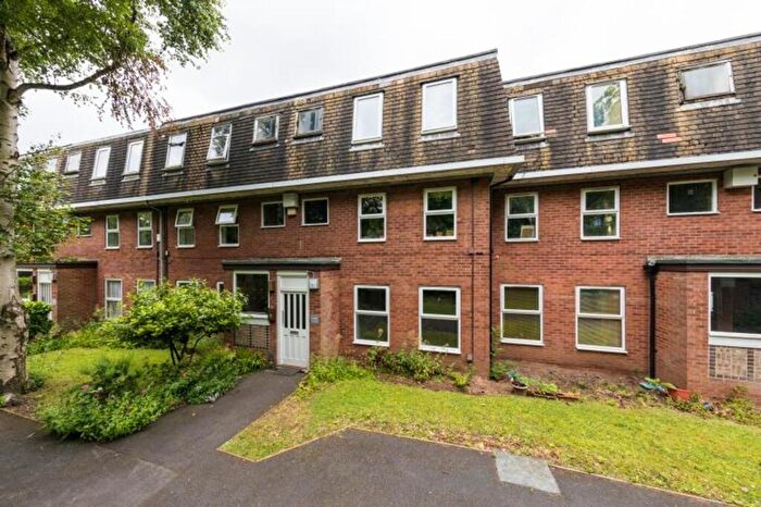 2 Bedroom Flat To Rent In Lucknow Road, Nottingham, NG3
