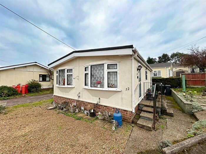2 Bedroom Mobile/park Home For Sale In Barretts Lane, Needham Market, Ipswich, IP6