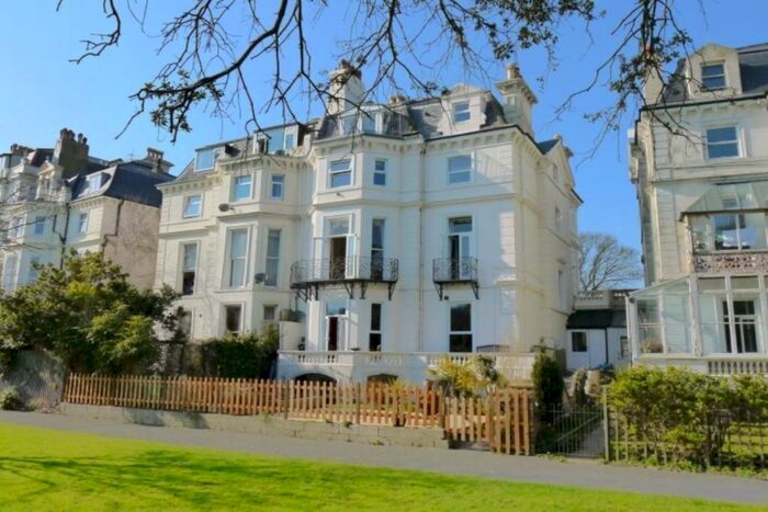 2 Bedroom Apartment To Rent In Augusta Gardens, Folkestone, Kent, CT20