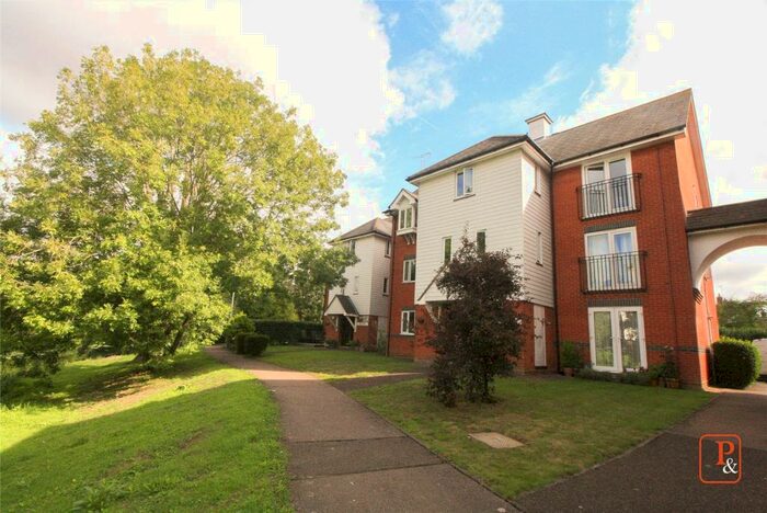 2 Bedroom Apartment To Rent In Victoria Chase, Colchester, Essex, CO1