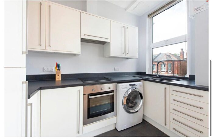 1 Bedroom Flat To Rent In Skardu Road, London, NW2