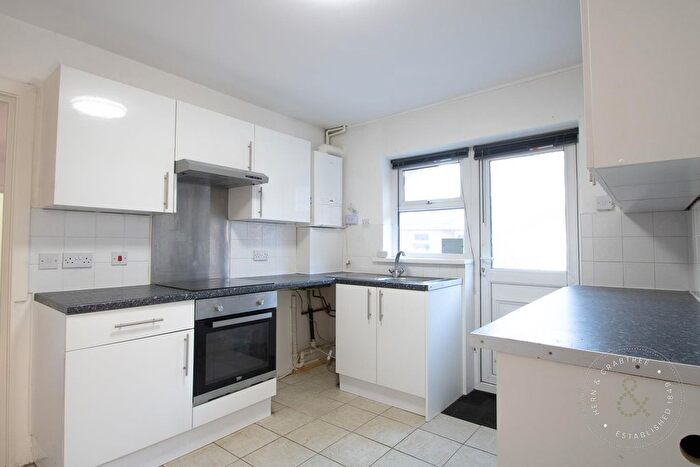 2 Bedroom Flat To Rent In Llanfair Road, Pontcanna, Cardiff, CF11