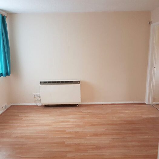 1 Bedroom Flat To Rent In Malzeard Road, Luton, Bedfordshire, LU3