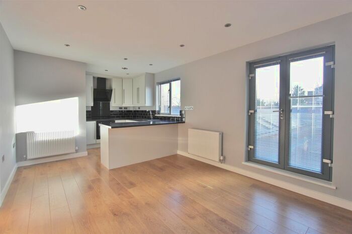 2 Bedroom Flat To Rent In Middlewood Rise, Sheffield S6