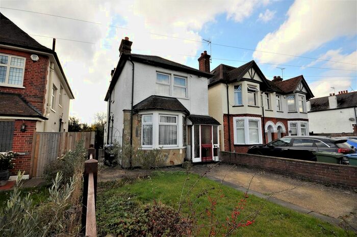 3 Bedroom Detached House To Rent In Gammons Lane, Watford, WD24