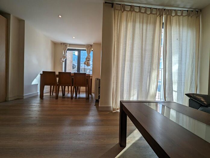 3 Bedroom Flat To Rent In William Road, Euston, London, NW1