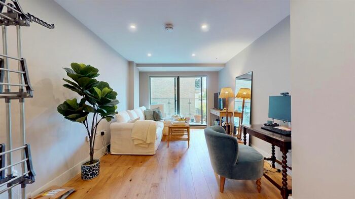 2 Bedroom Flat To Rent In Fulham Road, London, SW10