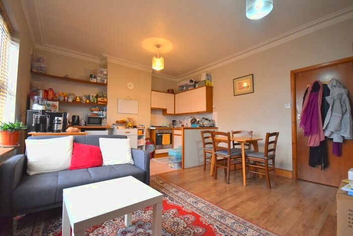 1 Bedroom Flat To Rent In Merton Road, South Wimbledon, London, SW19