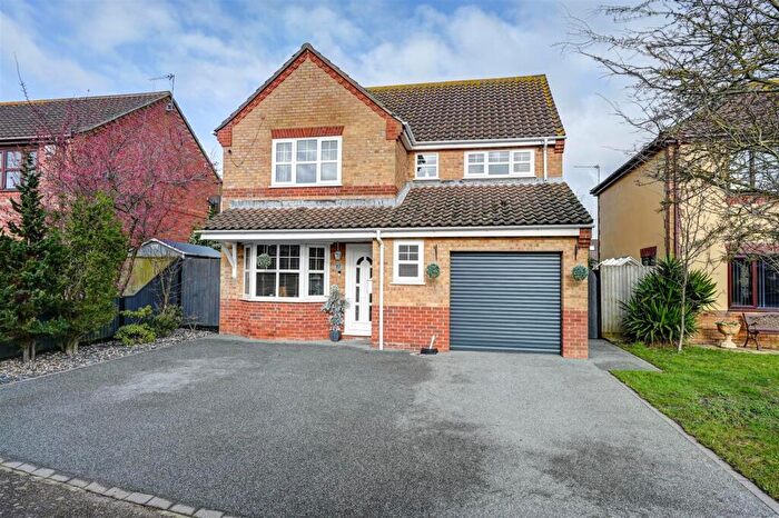 4 Bedroom Detached House For Sale In El Alamein Way, Bradwell, Great Yarmouth, NR31