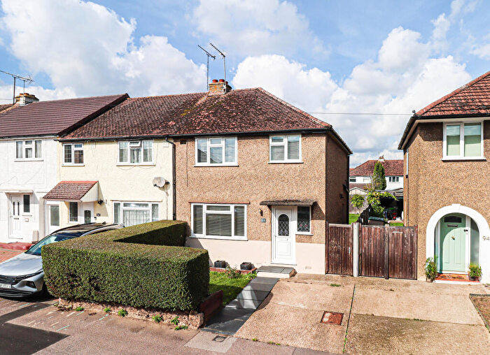 3 Bedroom End Of Terrace House For Sale In Kings Road, London Colney, AL2