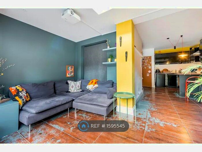 1 Bedroom Flat To Rent In Abersham Road, London, E8