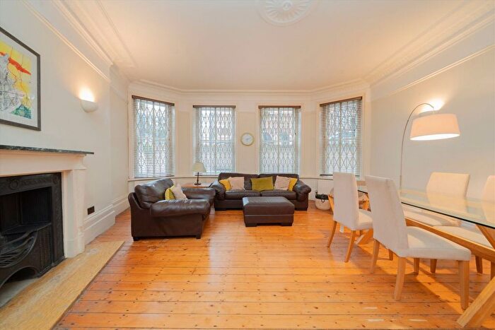 2 Bedroom Flat To Rent In Avonmore Road, Olympia, W14