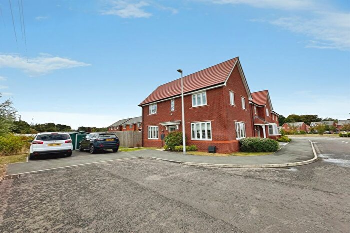 3 Bedroom Detached House For Sale In Abbotsley Road, WA7