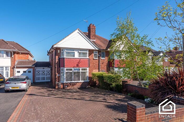 4 Bedroom Semi-Detached House For Sale In Lyndon Road, Solihull, B92