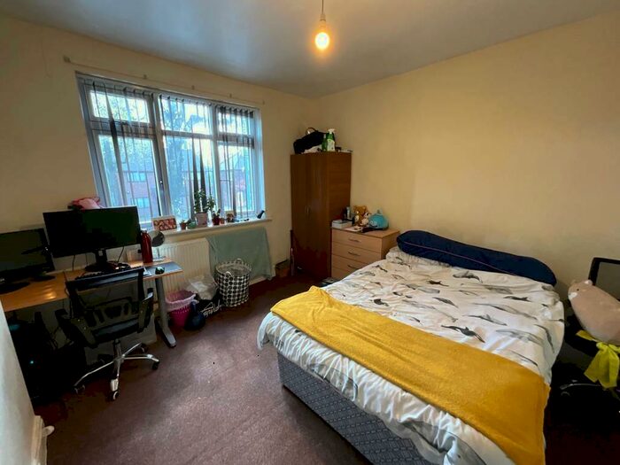 1 Bedroom Semi-Detached House To Rent In Beeston Road, Nottingham, Nottinghamshire, NG7