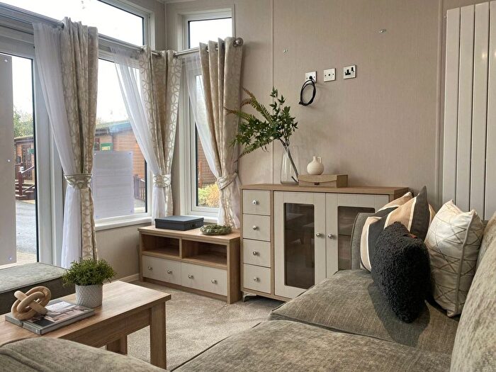 2 Bedroom Park Home For Sale In Kiln Ln, Gisburn, BB7