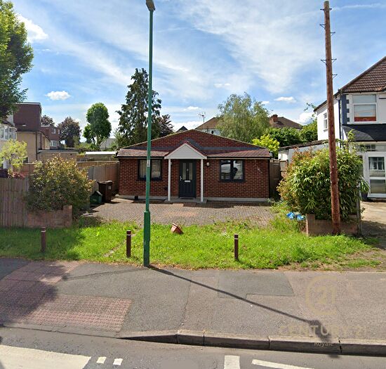 3 Bedroom Detached House To Rent In Green Lane Cheam Sutton, SM3