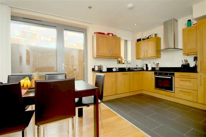 4 Bedroom Flat To Rent In Bow Common Lane, London, London, London, E3