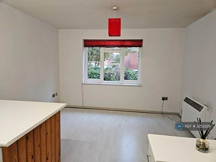 1 Bedroom Flat To Rent In Bradley Stoke, Bristol, BS32