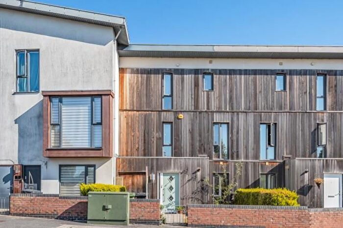 4 Bedroom Town House For Sale In Merton Rise, Basingstoke, RG24