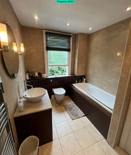 1 Bedroom Flat To Rent In Pyrcroft House, Pyrcroft Lane, Weybridge, KT13