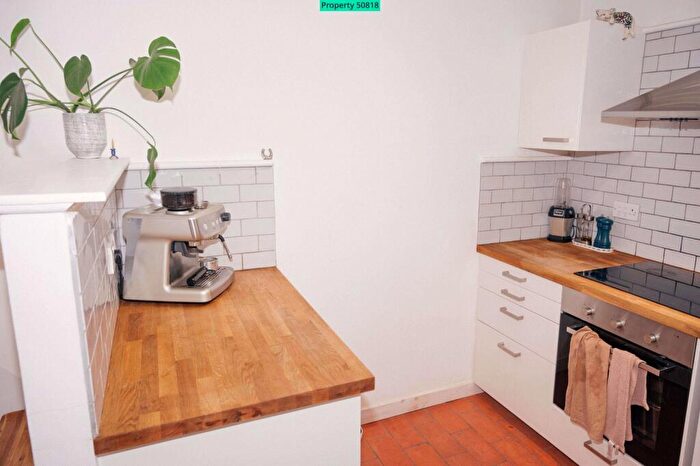 1 Bedroom Flat For Sale In Gables Close, London, SE5