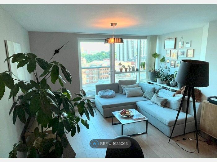 2 Bedroom Flat To Rent In St. George Wharf, London, SW8