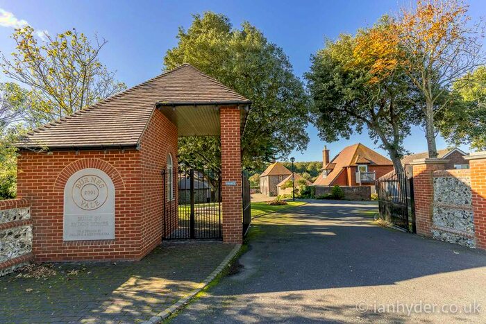 2 Bedroom Terraced House To Rent In Burnes Vale, Rottingdean, Brighton, BN2