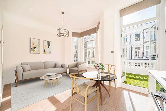 2 Bedroom Flat To Rent In Fairholme Road, West Kensington, W14