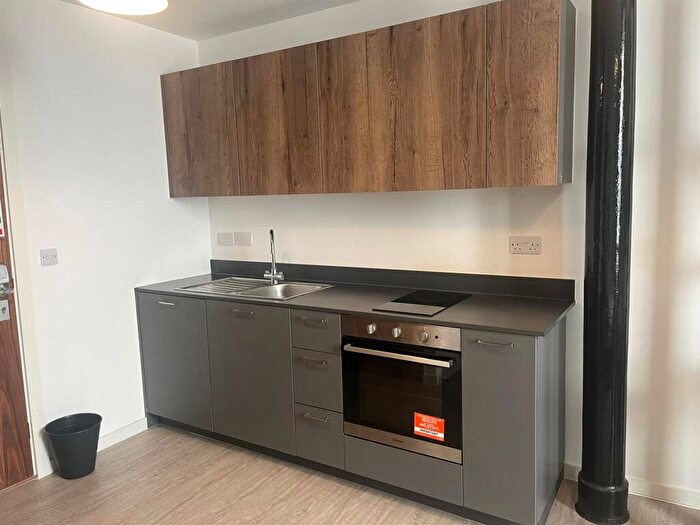 1 Bedroom Private Hall To Rent In The Silk Mill, LA2