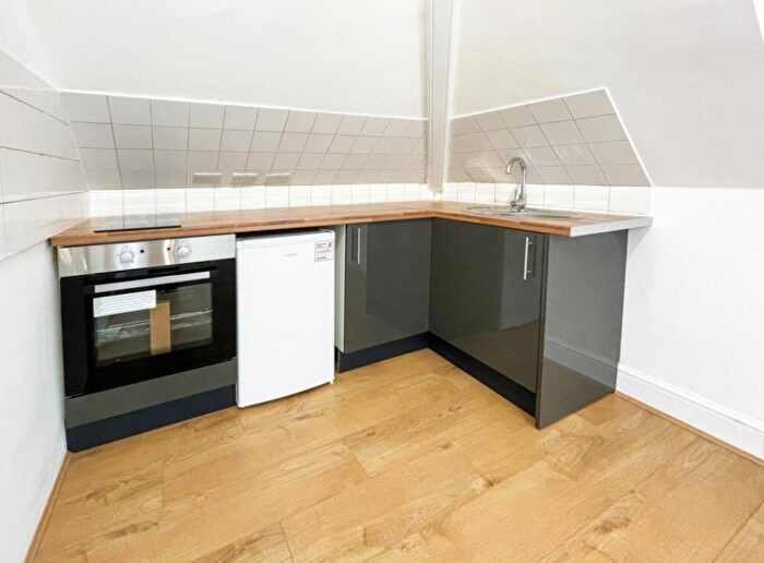 Studio To Rent In Finchley Road, London, NW3