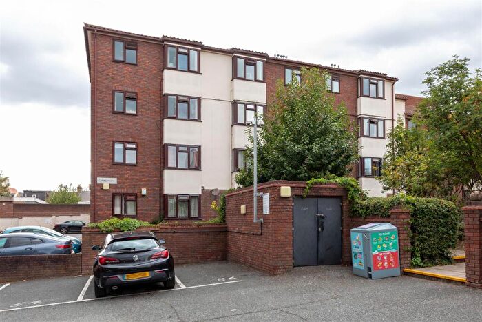 1 Bedroom Apartment For Sale In Teresa Mews, Walthamstow, E17