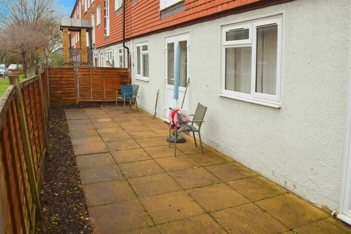 2 Bedroom Flat To Rent In Mill Green, Hackbridge, CR4