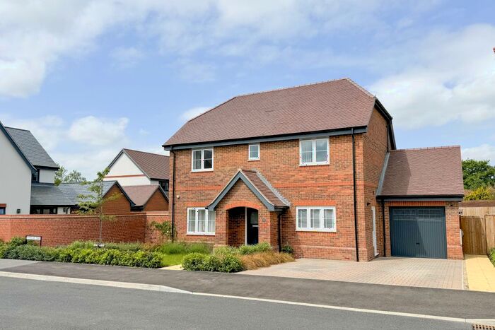 4 Bedroom Detached House For Sale In Ickford, Buckinghamshire, HP18