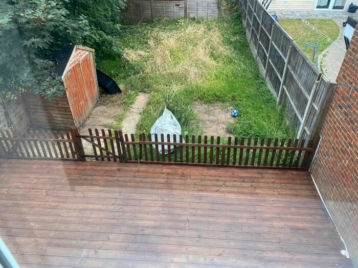 3 Bedroom Semi-Detached House To Rent In York Avenue, Hayes, UB3